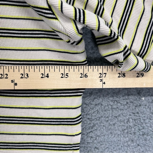 Volcom Golf Polo Shirt Cropped Yellow Striped Women Size Medium (8) - Picture 7 of 7